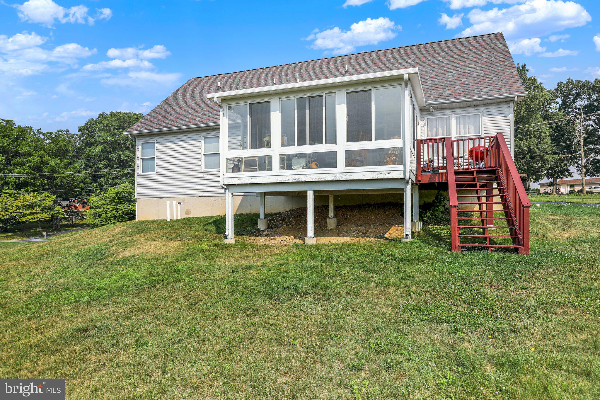 1479 SIEGFRIEDALE ROAD