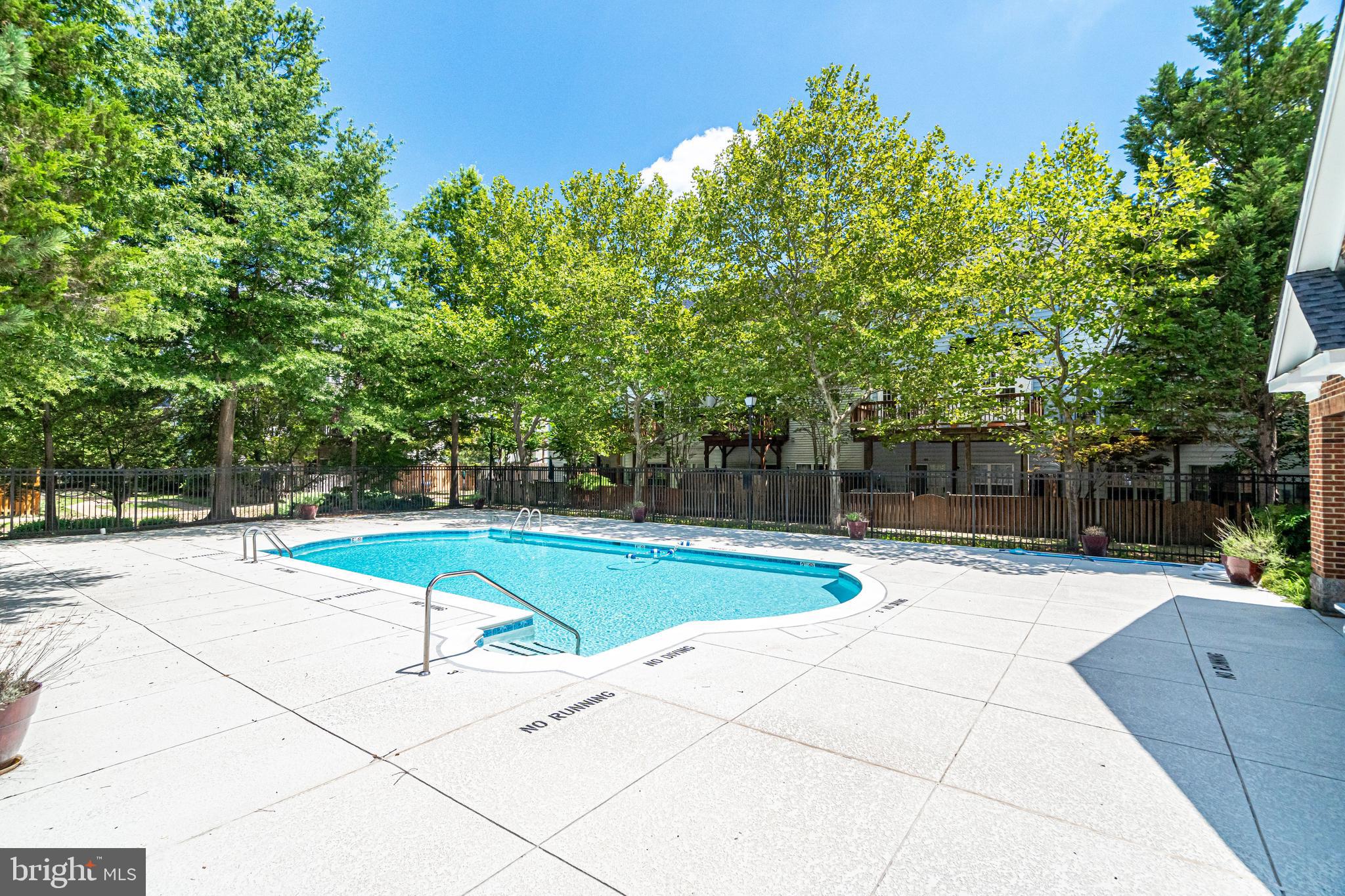 TOWNES AT CAMERON PARKE - Residential