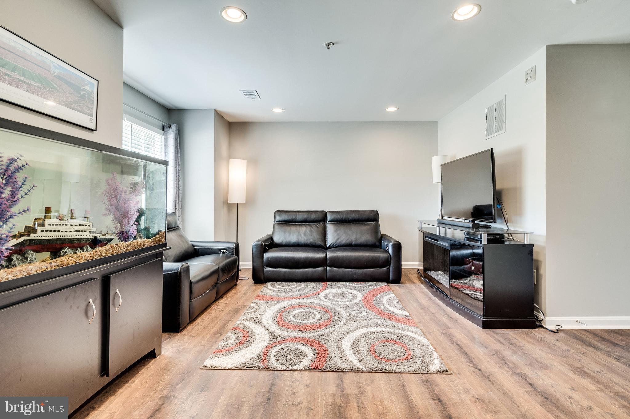 TOWNES AT CAMERON PARKE - Residential