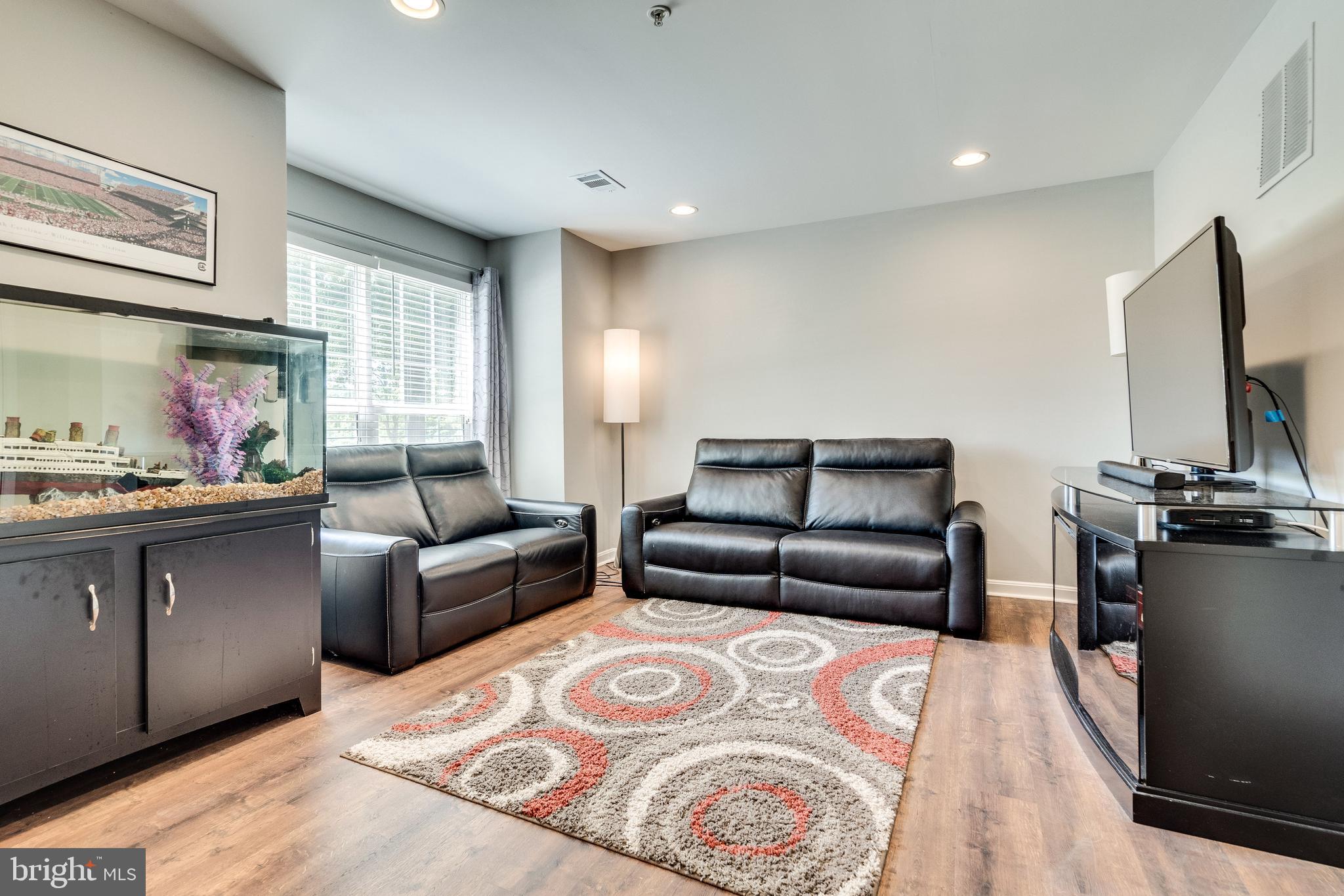 TOWNES AT CAMERON PARKE - Residential