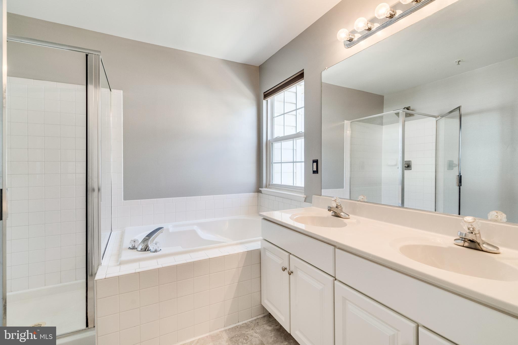 TOWNES AT CAMERON PARKE - Residential