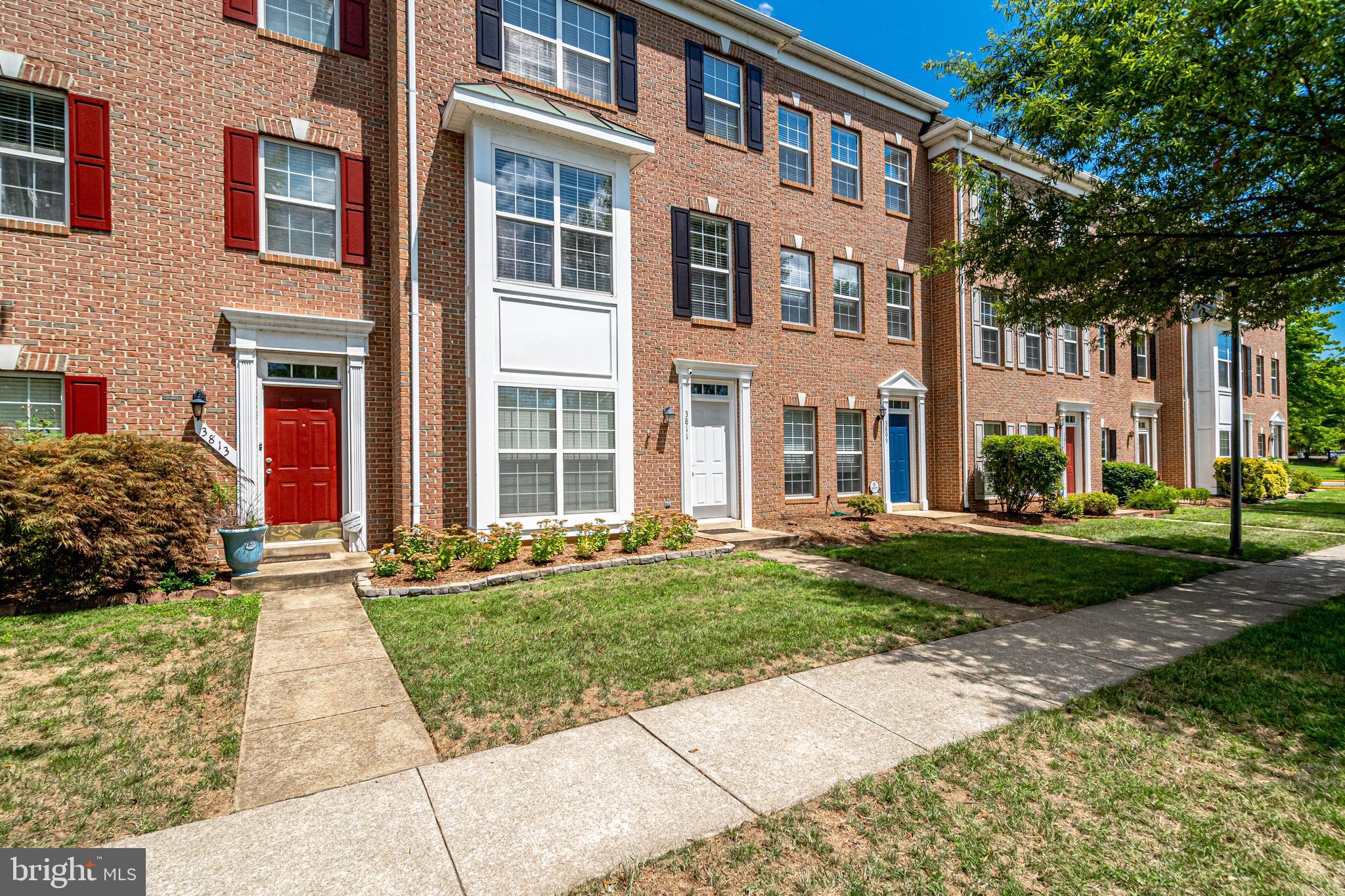TOWNES AT CAMERON PARKE - Residential