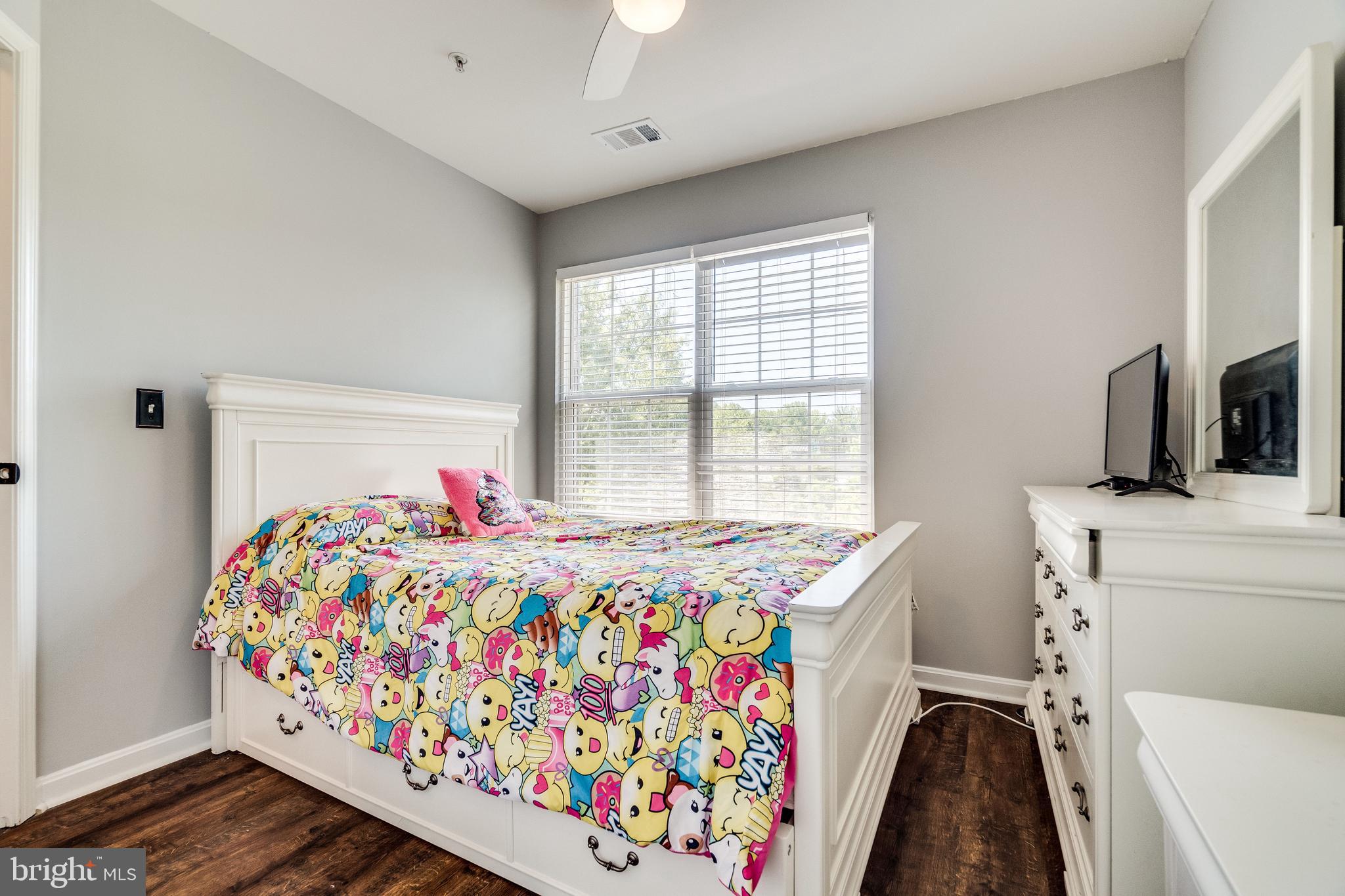 TOWNES AT CAMERON PARKE - Residential