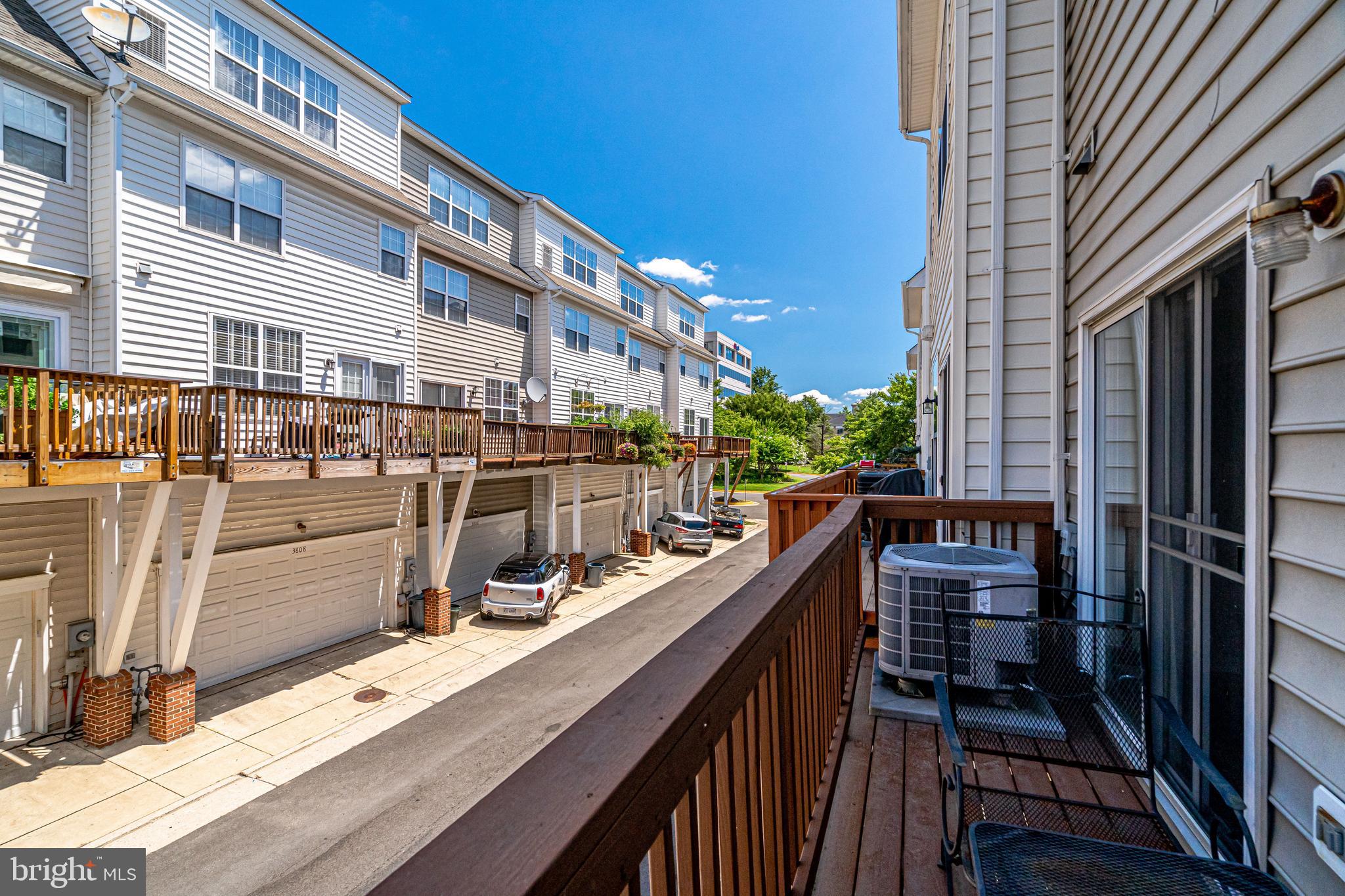 TOWNES AT CAMERON PARKE - Residential