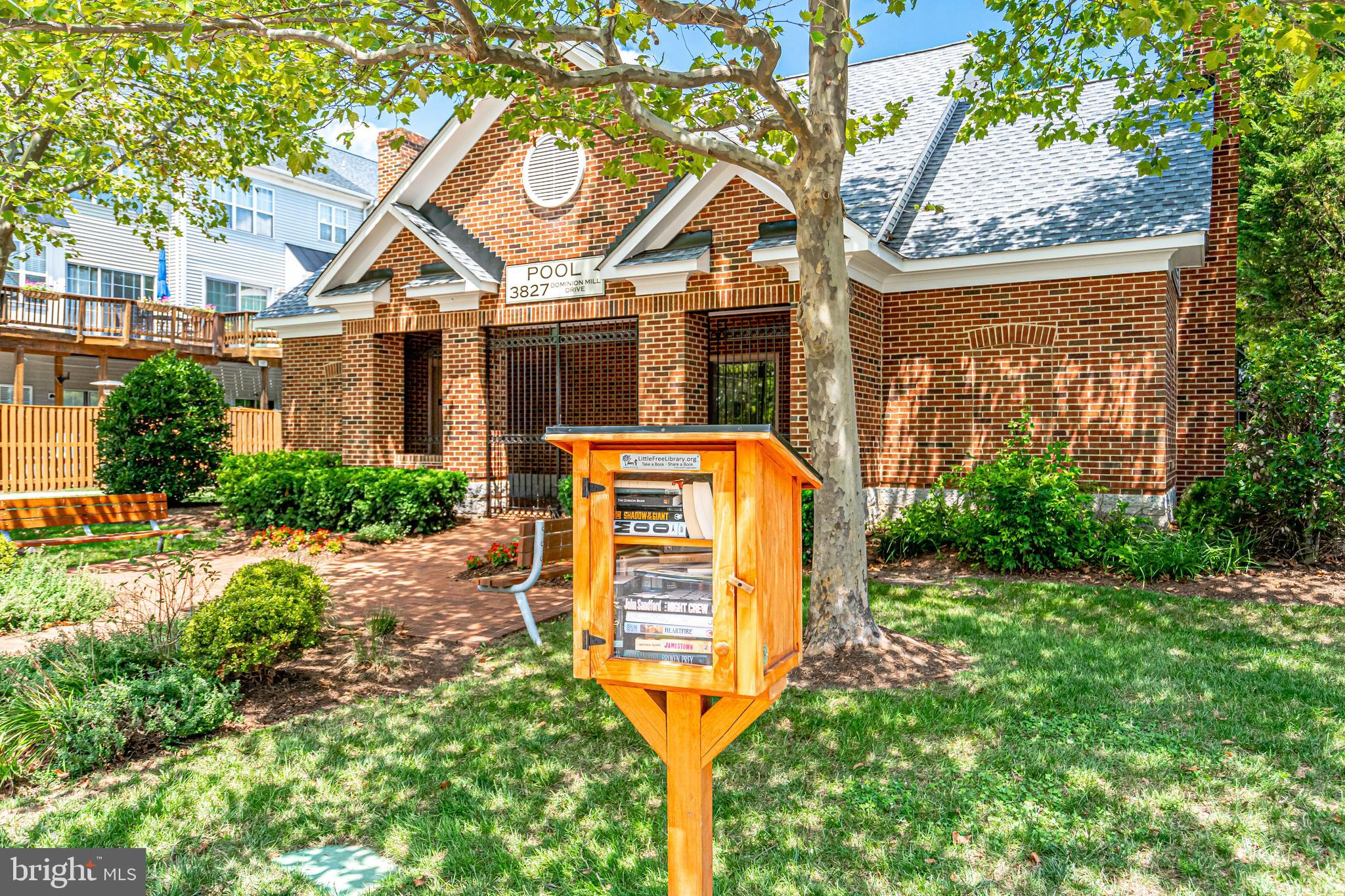 TOWNES AT CAMERON PARKE - Residential