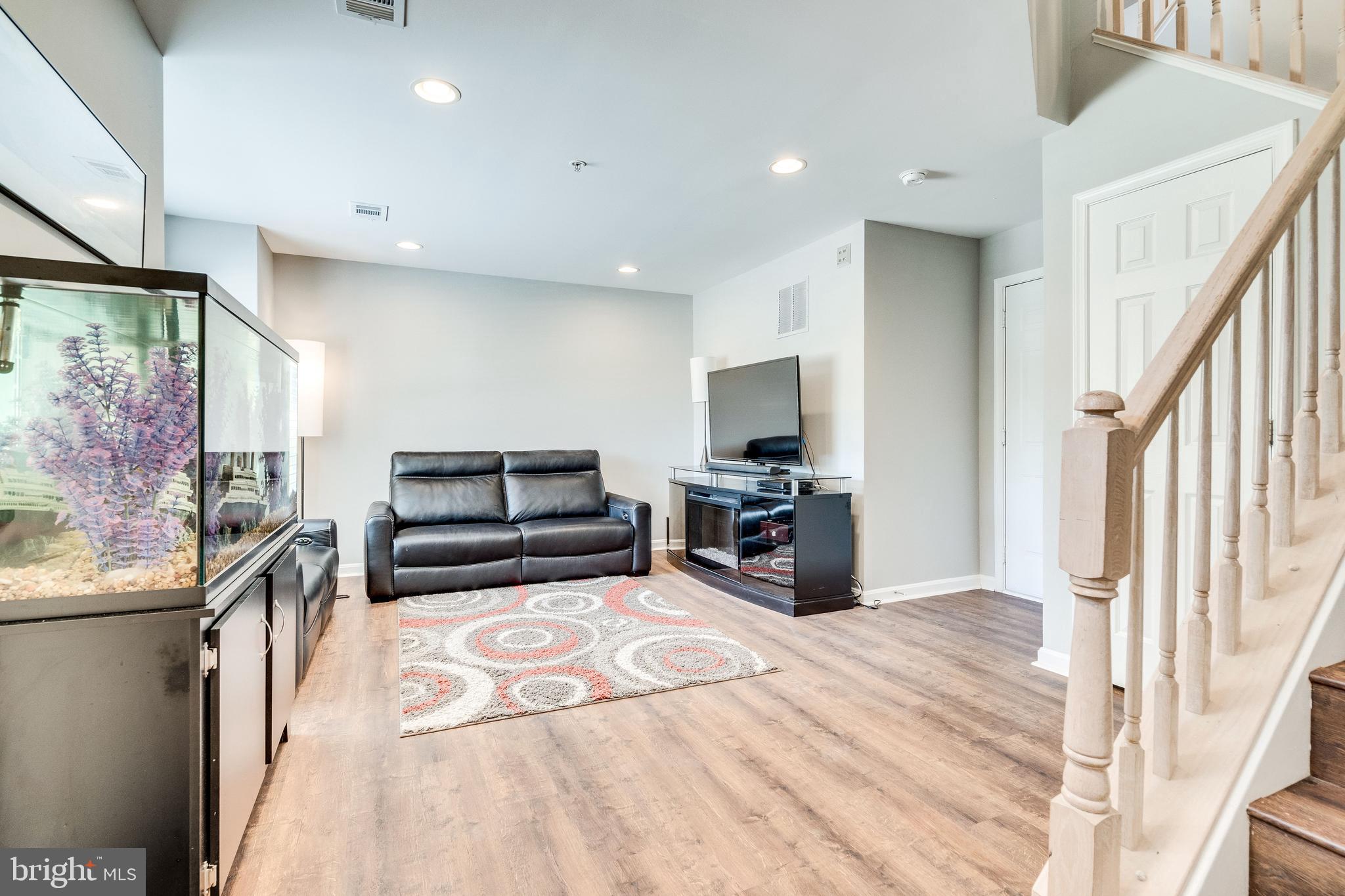 TOWNES AT CAMERON PARKE - Residential