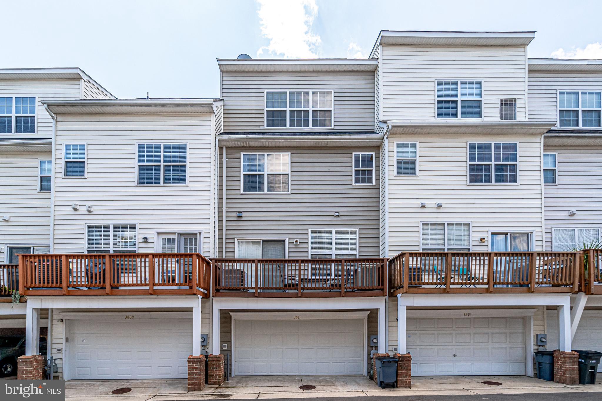 TOWNES AT CAMERON PARKE - Residential