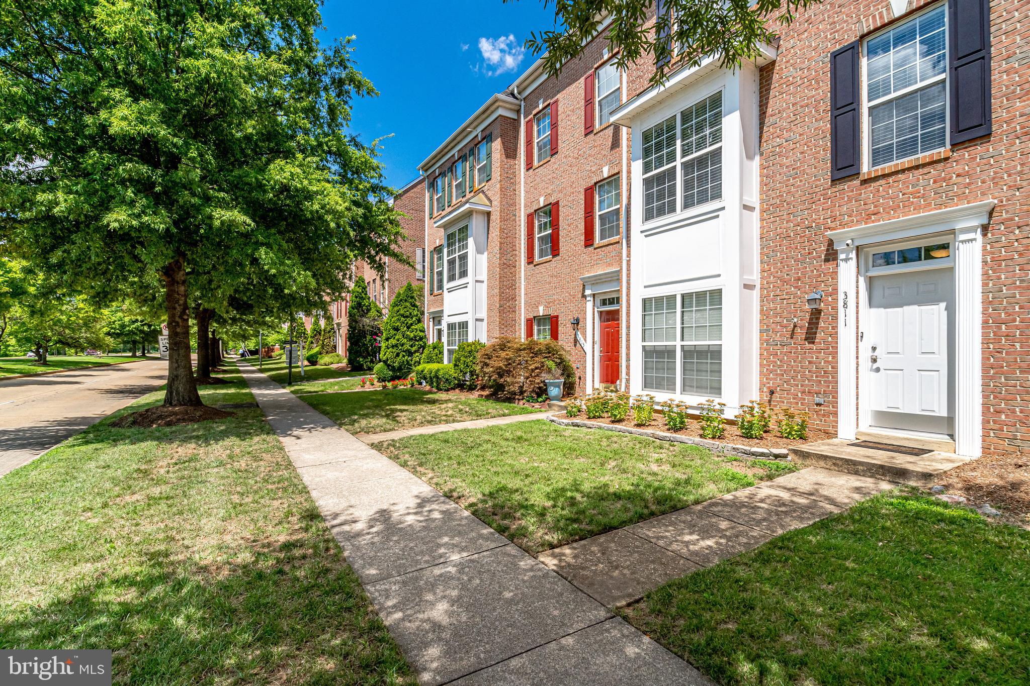 TOWNES AT CAMERON PARKE - Residential