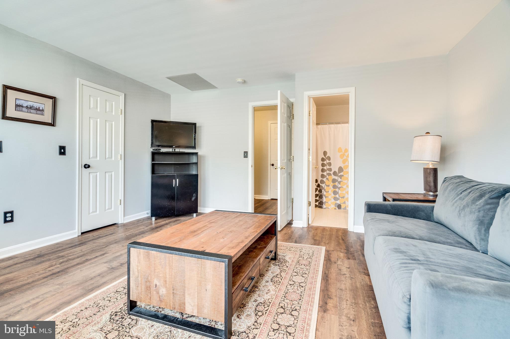 TOWNES AT CAMERON PARKE - Residential