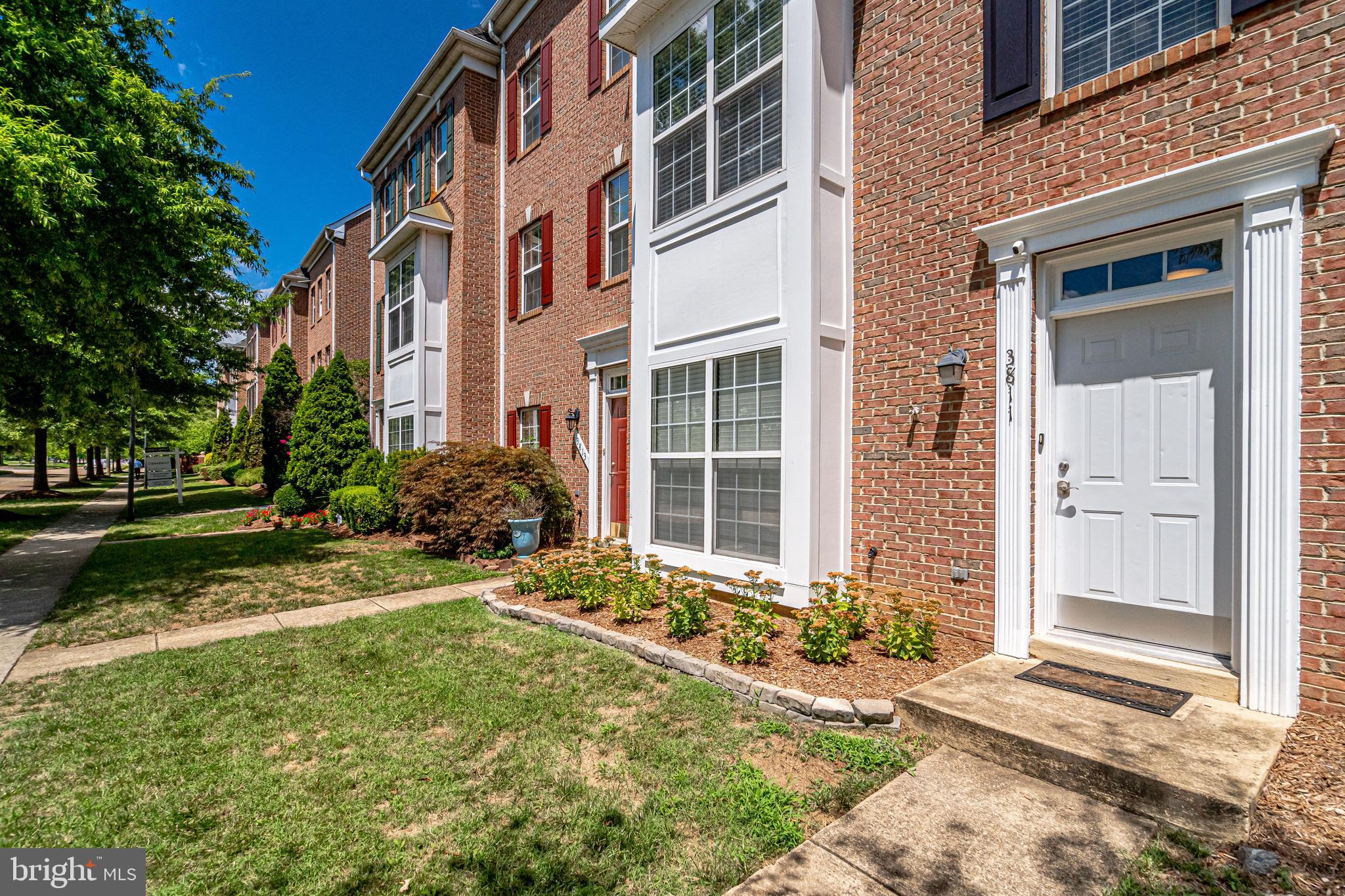 TOWNES AT CAMERON PARKE - Residential