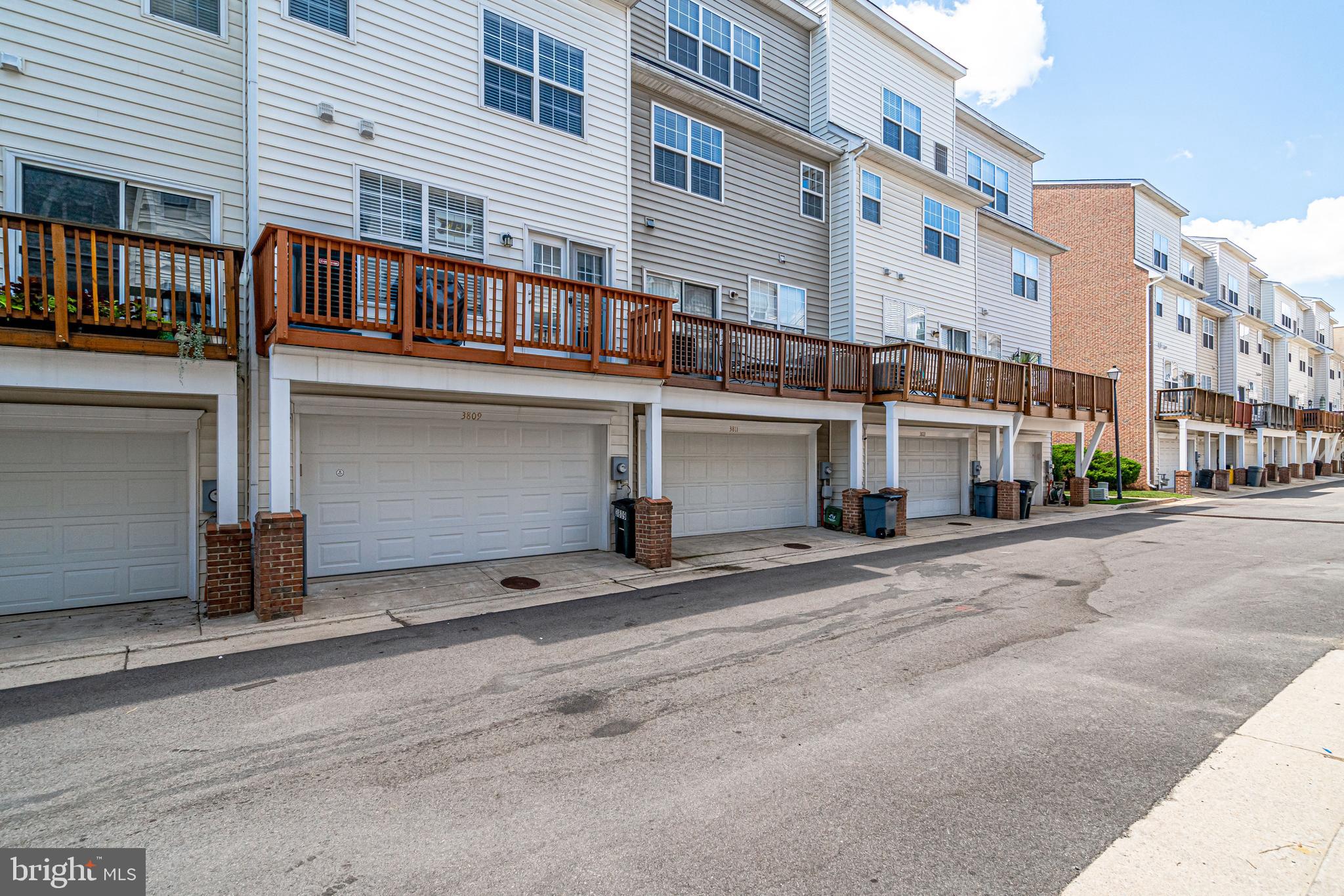 TOWNES AT CAMERON PARKE - Residential