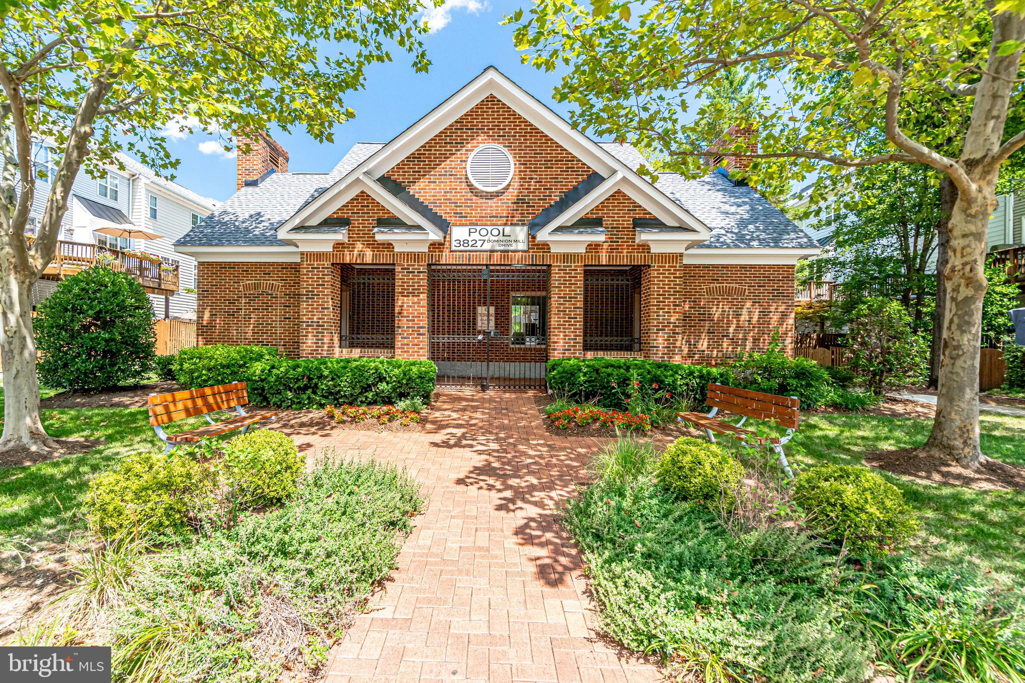 TOWNES AT CAMERON PARKE - Residential