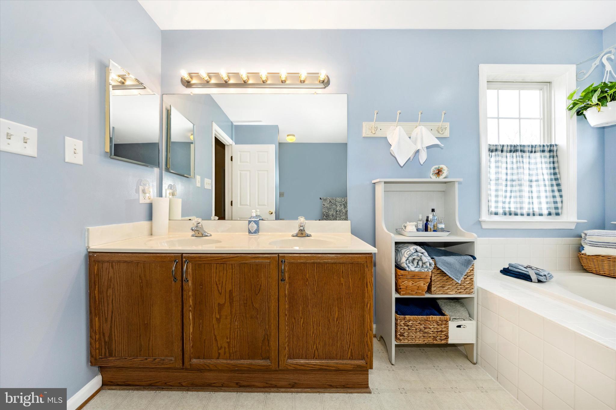 WHITINGS NECK FARM ESTATES - Residential