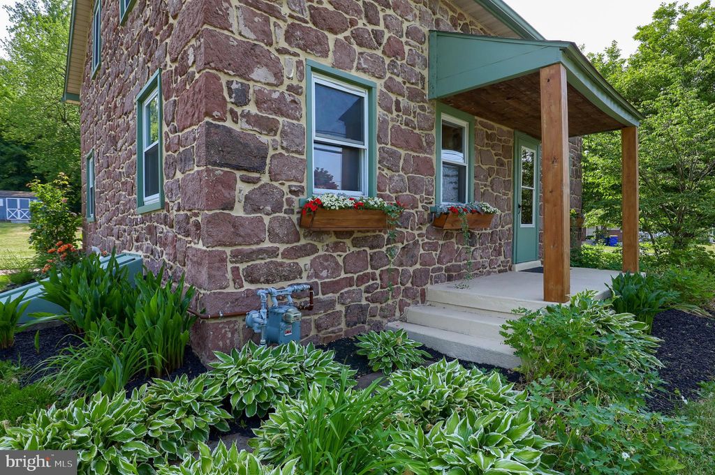 Photo of 141 E CHURCH ST, STEVENS, PA 17578 (MLS # PALA2036358)