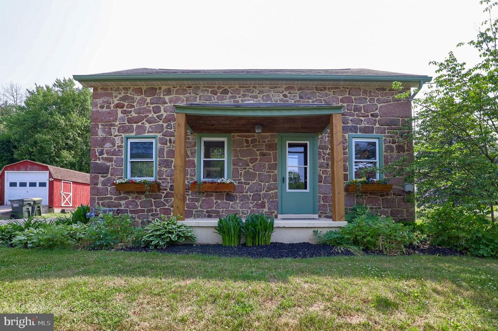 Photo of 141 E CHURCH ST, STEVENS, PA 17578 (MLS # PALA2036358)