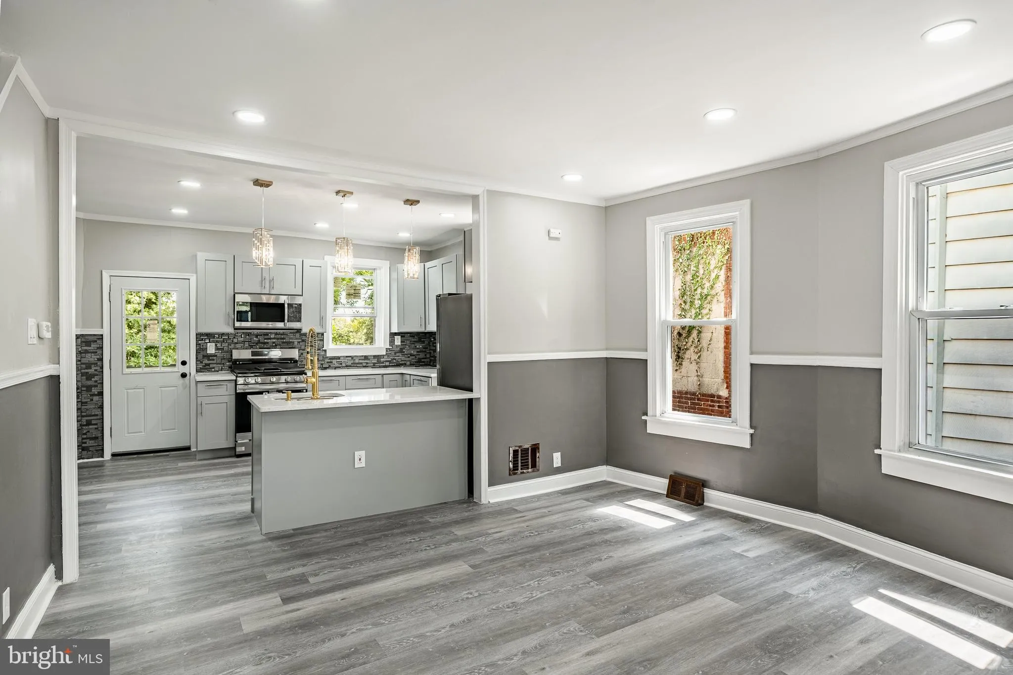 Darby, Pennsylvania 19023, United States, 3 Bedrooms Bedrooms, ,2 BathroomsBathrooms,Residential,Active,186833