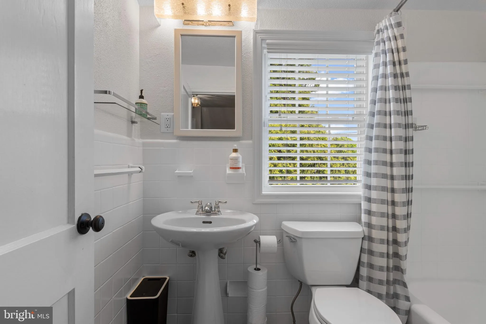 Bryn Mawr, Pennsylvania 19010, United States, 3 Bedrooms Bedrooms, ,3 BathroomsBathrooms,Residential,Pending,199686