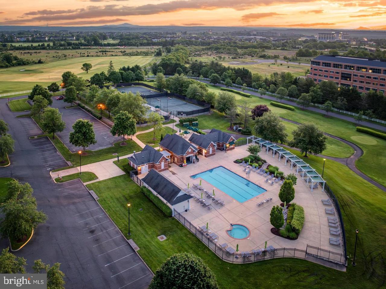 BELMONT COUNTRY CLUB - Residential