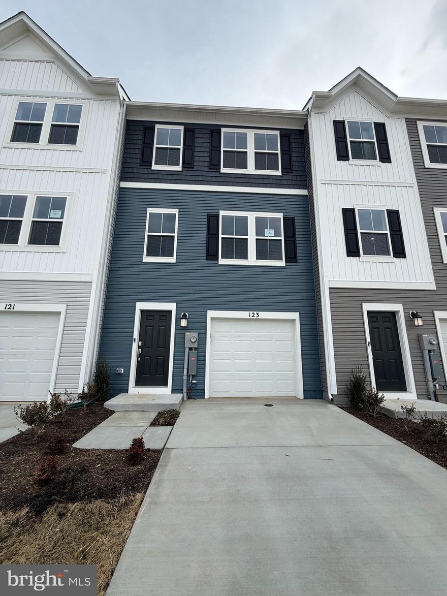 Newer construction 3BR/3BA townhome for rent in Martinsburg! Open floor plan, modern kitchen with stainless steel appliances, spacious primary suite, finished lower level, and attached garage. Convenient location near I-81, shopping, hospital, and schools. Schedule your showing today!