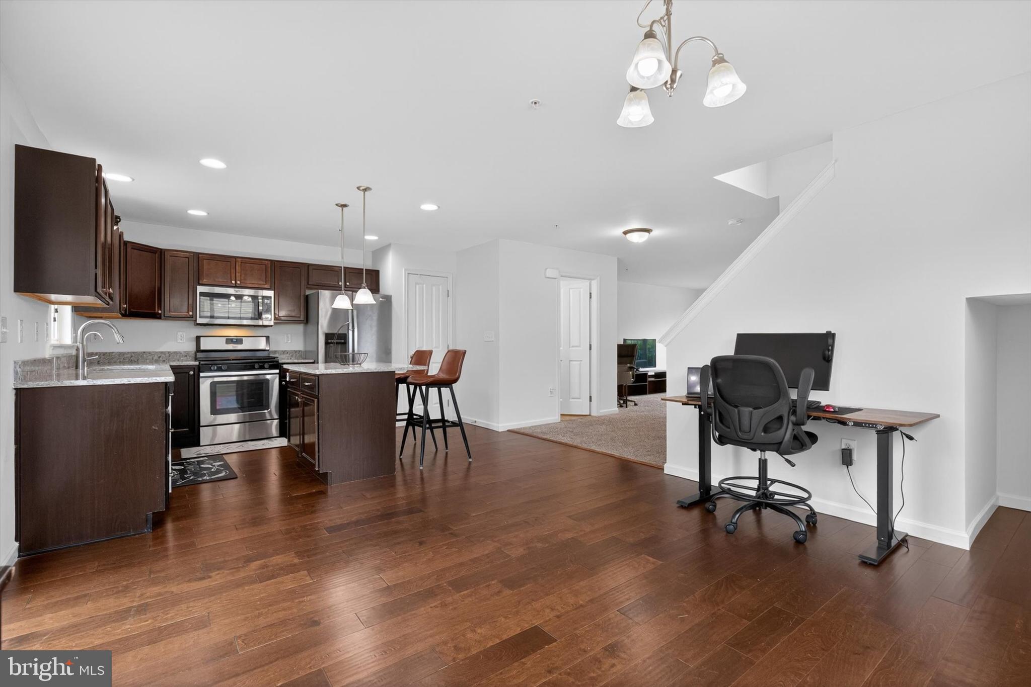 LAUREL RIDGE ESTATES - Residential