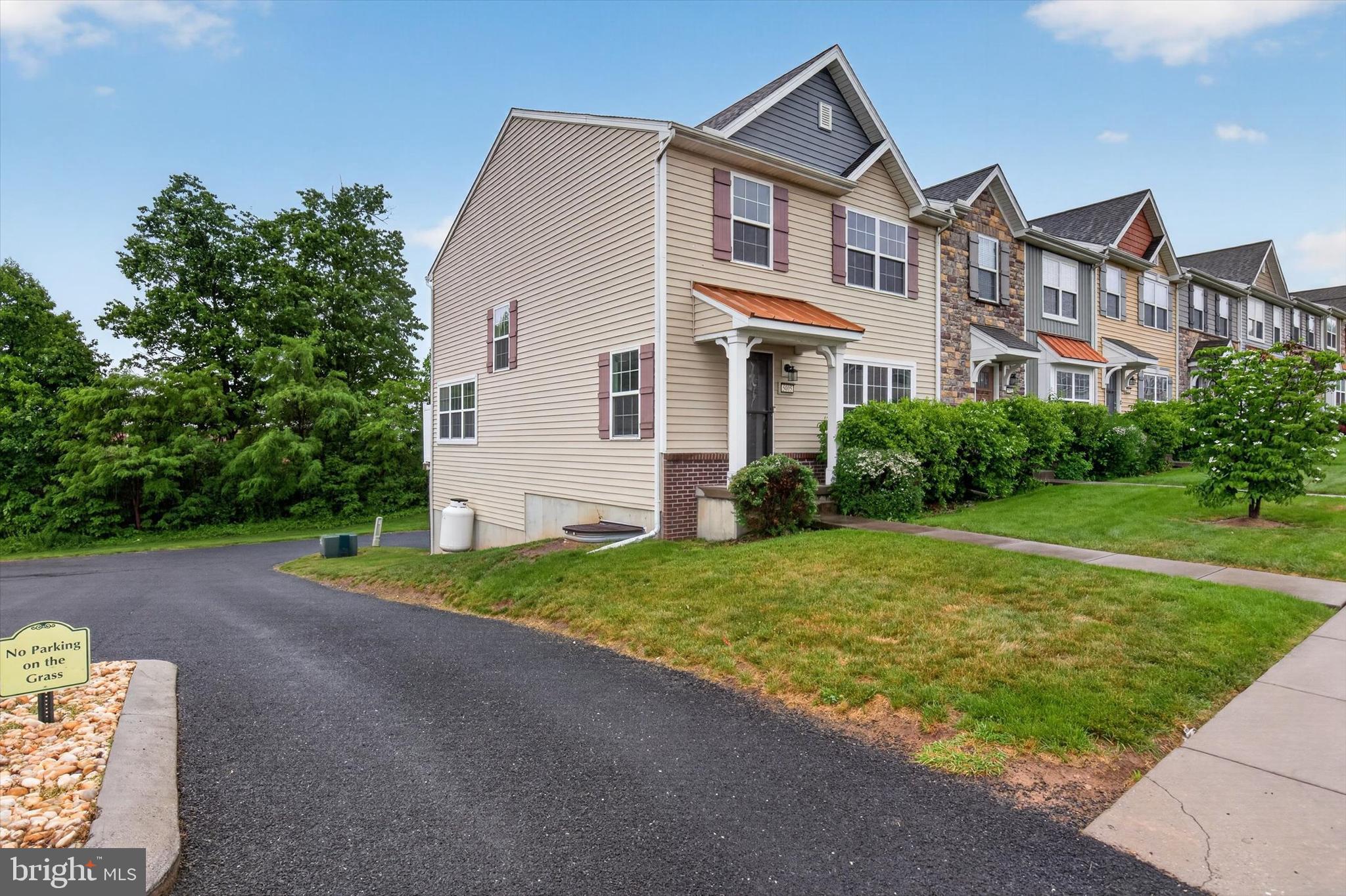 LAUREL RIDGE ESTATES - Residential