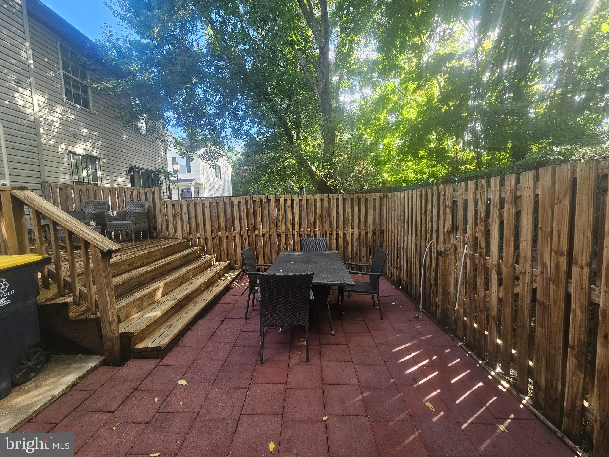 ROYAL PLAZA - Residential