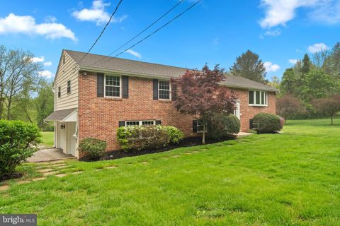 15 HICKORY LANE MALVERN PA 19355