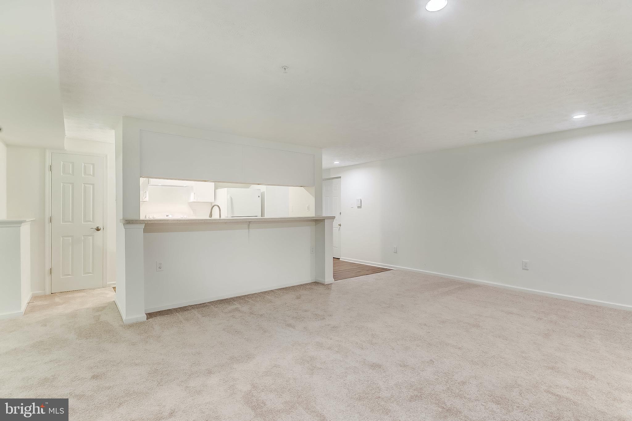 WOODBRIDGE CENTER - Residential