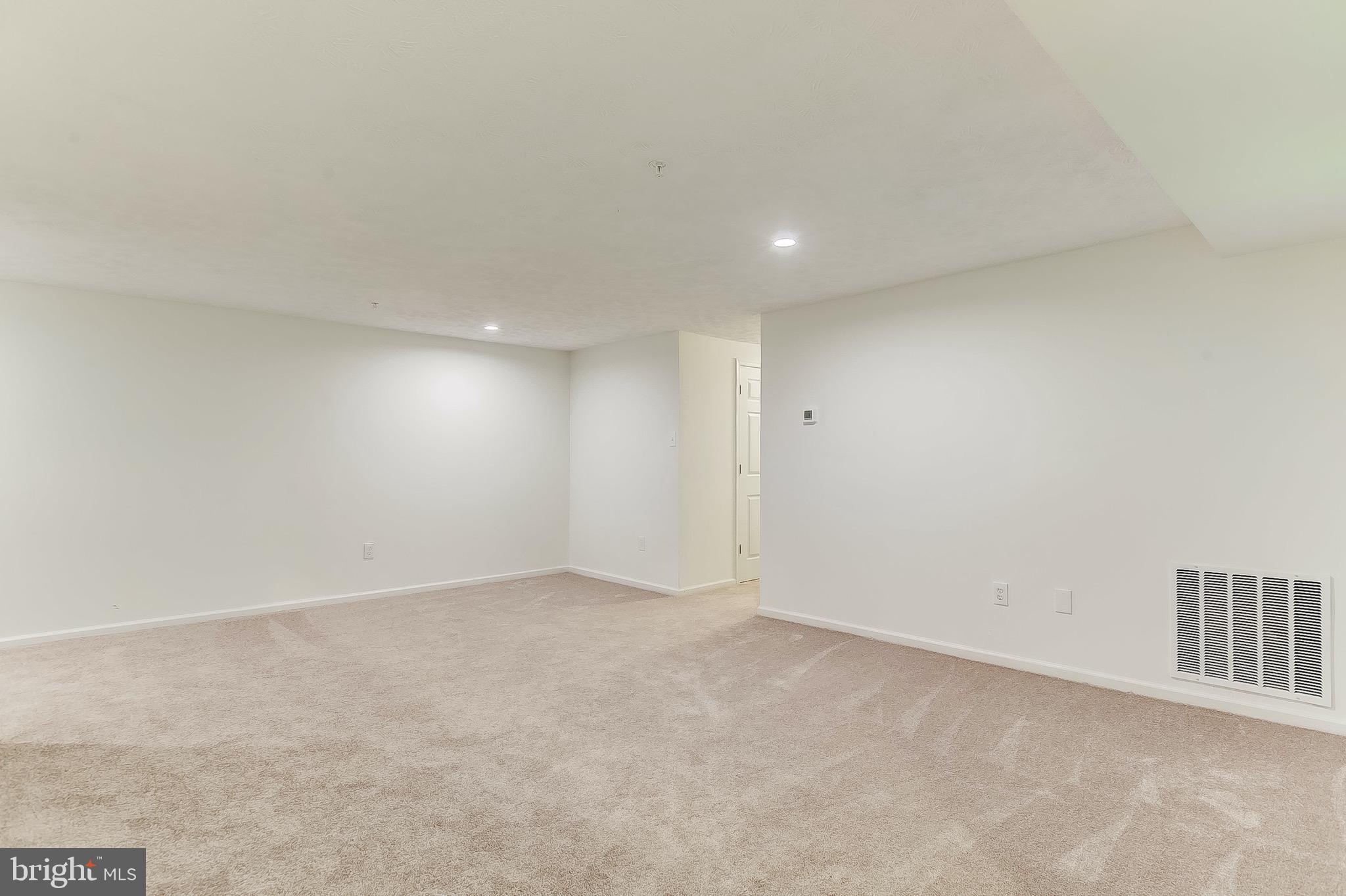 WOODBRIDGE CENTER - Residential