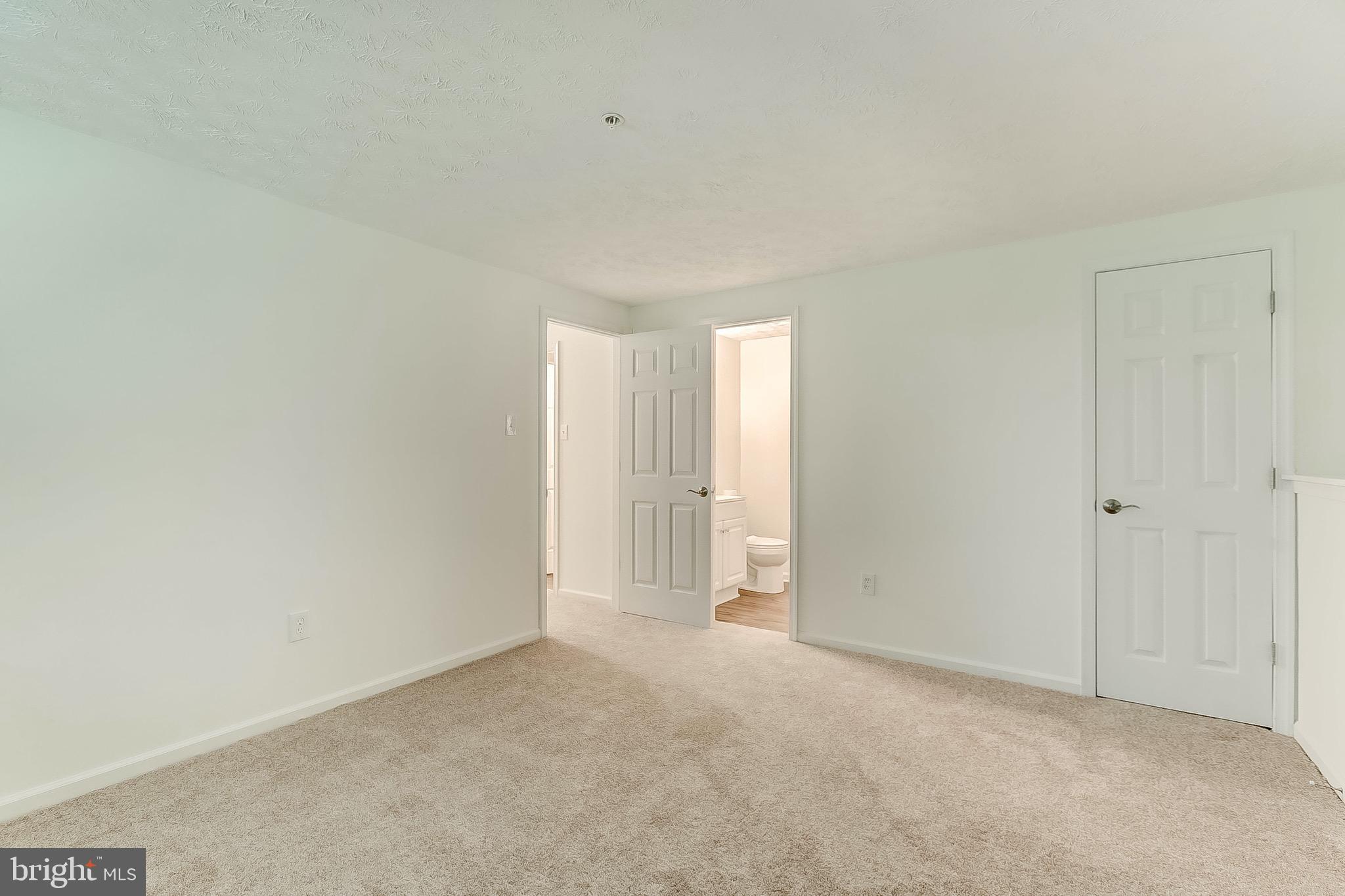 WOODBRIDGE CENTER - Residential