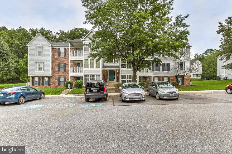 DON'T MISS OUT ON THIS LIKE NEW & MOVE - IN READY 2 BED 2 FULL BATH CONDO IN BEAUTIFUL WOODBRIDGE COMMUNITY W/ POOL AND MORE! OPEN CONCEPT & FRESHLY PAINTED! BEAUTIFUL LAMINATE WOOD FLOORS! NEW CARPET! NEW KITCHEN CABINETS & COUNTERS! NEW  KITCHEN SINK, FAUCET, FRIDGE, OVEN & VENT!  LIKE NEW DISHWASHER! KITCHEN PANTRY! BREAKFAST BAR! SEPARATE DINING AREA! ENCLOSED PRIVATE PATIO! NEW BATHROOM MIRRORS & VANITIES! LINEN CLOSET! PRIMARY BEDROOM FEATURES PRIMARY BATHROOM & WALK-IN CLOSET! NEW SCREENS! SECURE INTERCOM SYSTEM! NEW THERMOSTAT! SIX PANEL DOORS!  ALL THIS FOR LESS THAN $80,000 IN HARFORD COUNTY! VIEW TODAY! THIS CERTAINLY WILL NOT LAST!