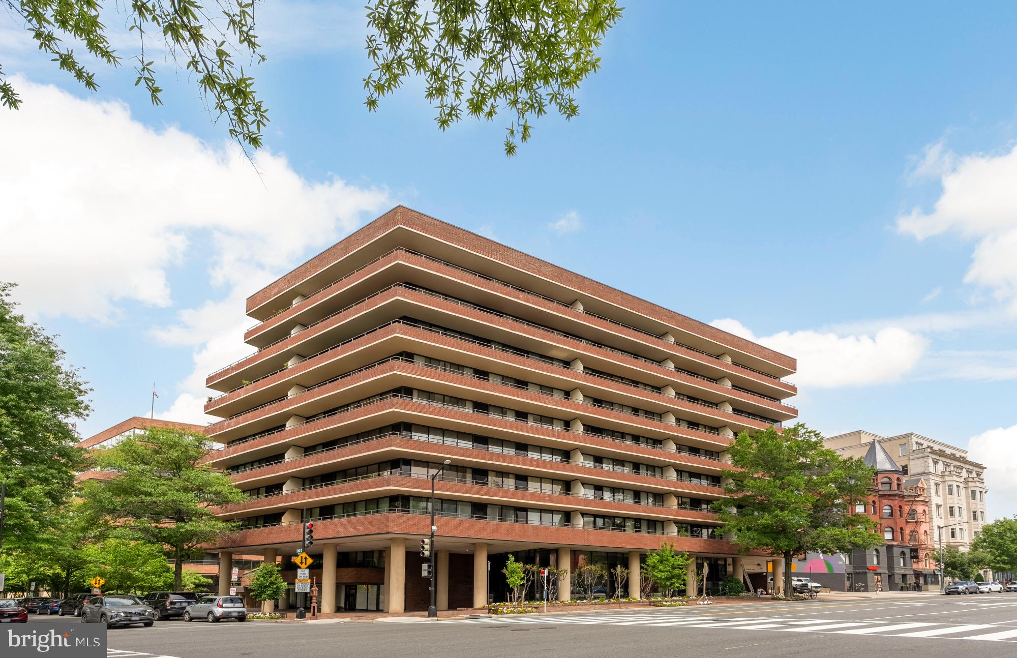 2555 PENNSYLVANIA AVENUE NW 617 & 618