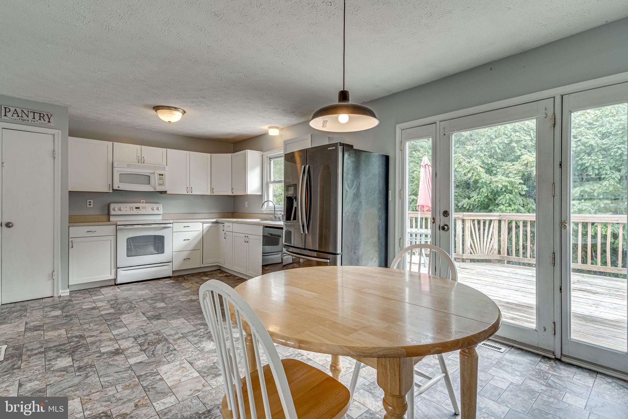 LAUREL RIDGE - Residential Lease