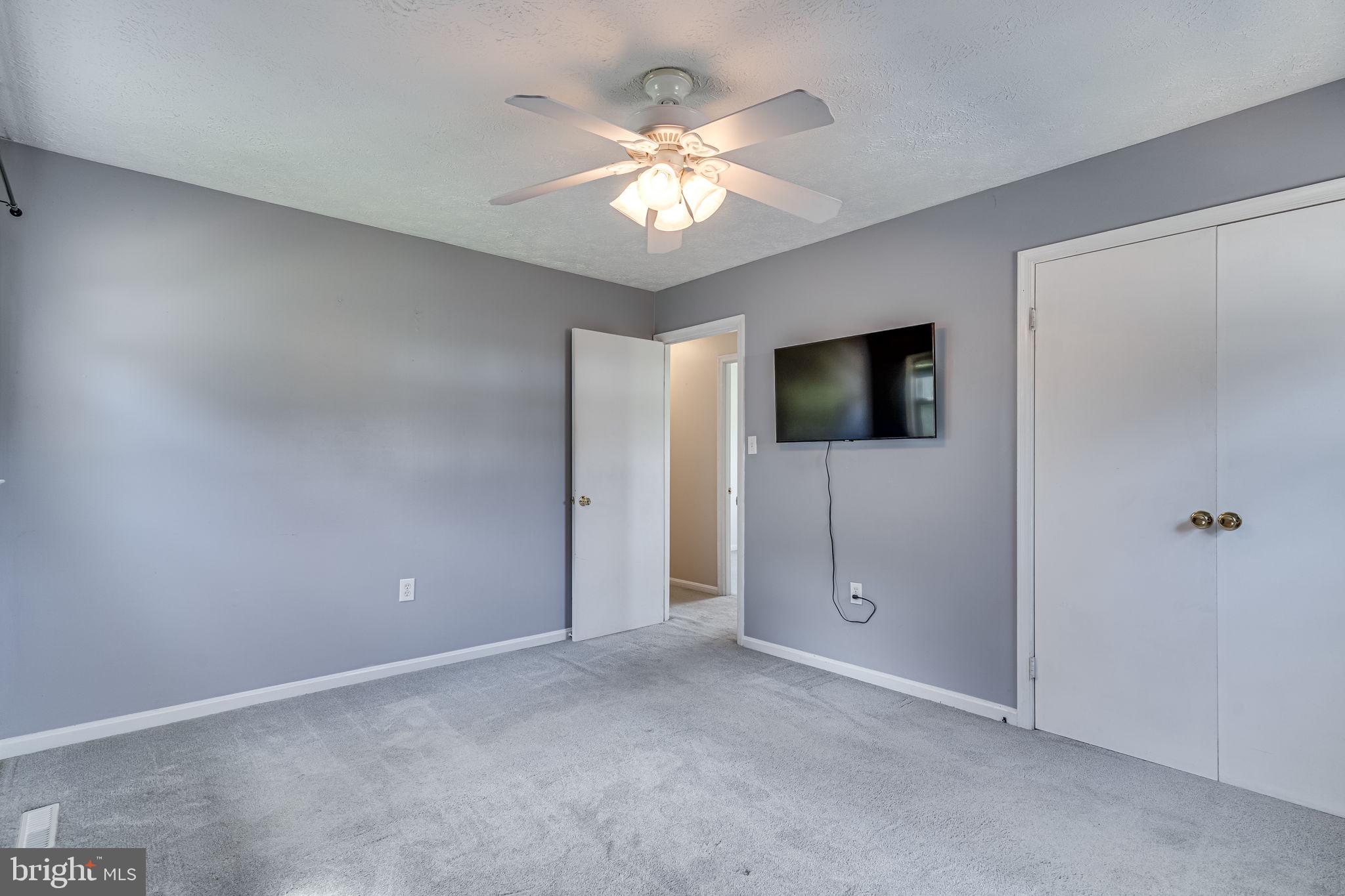 LAUREL RIDGE - Residential Lease