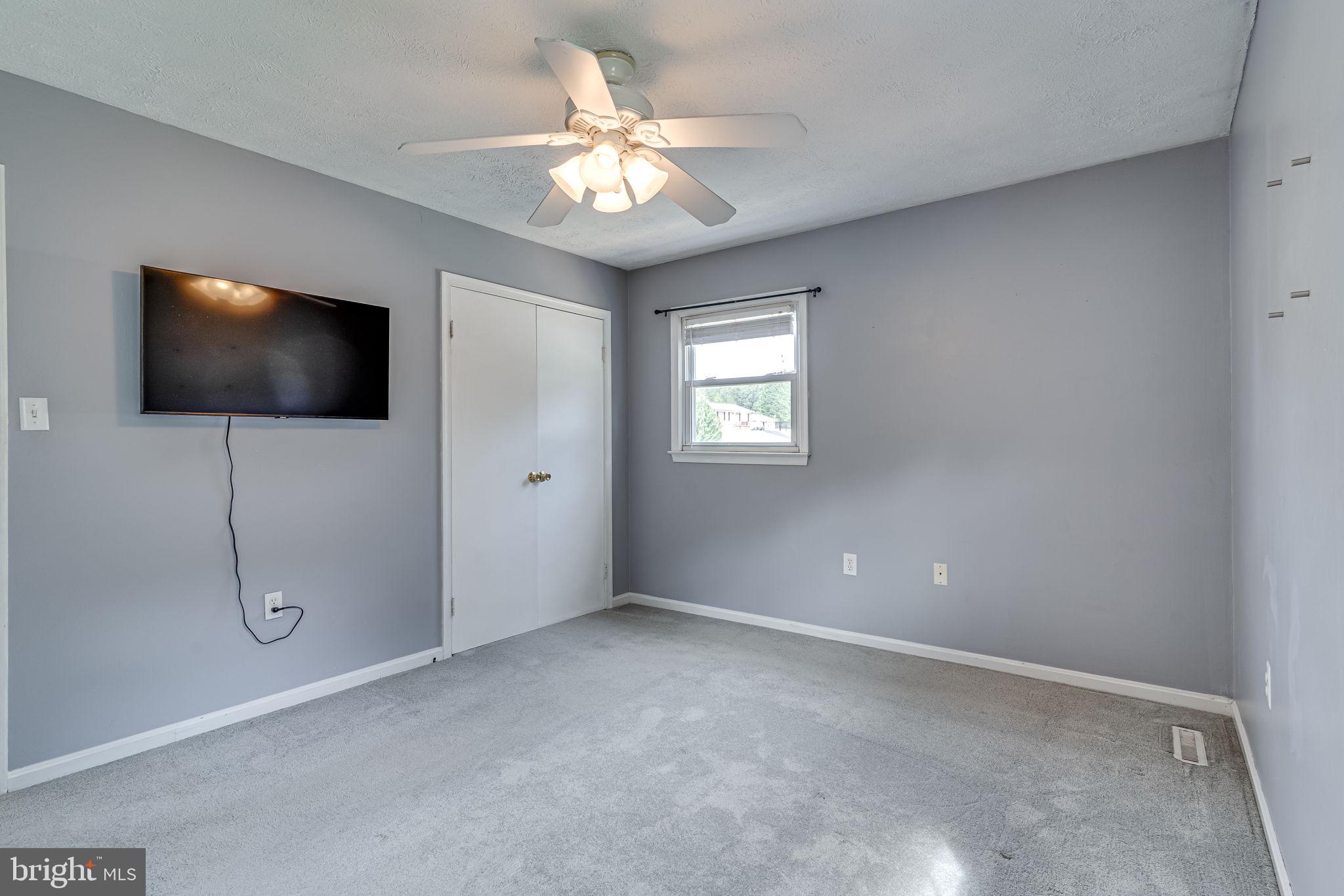 LAUREL RIDGE - Residential Lease