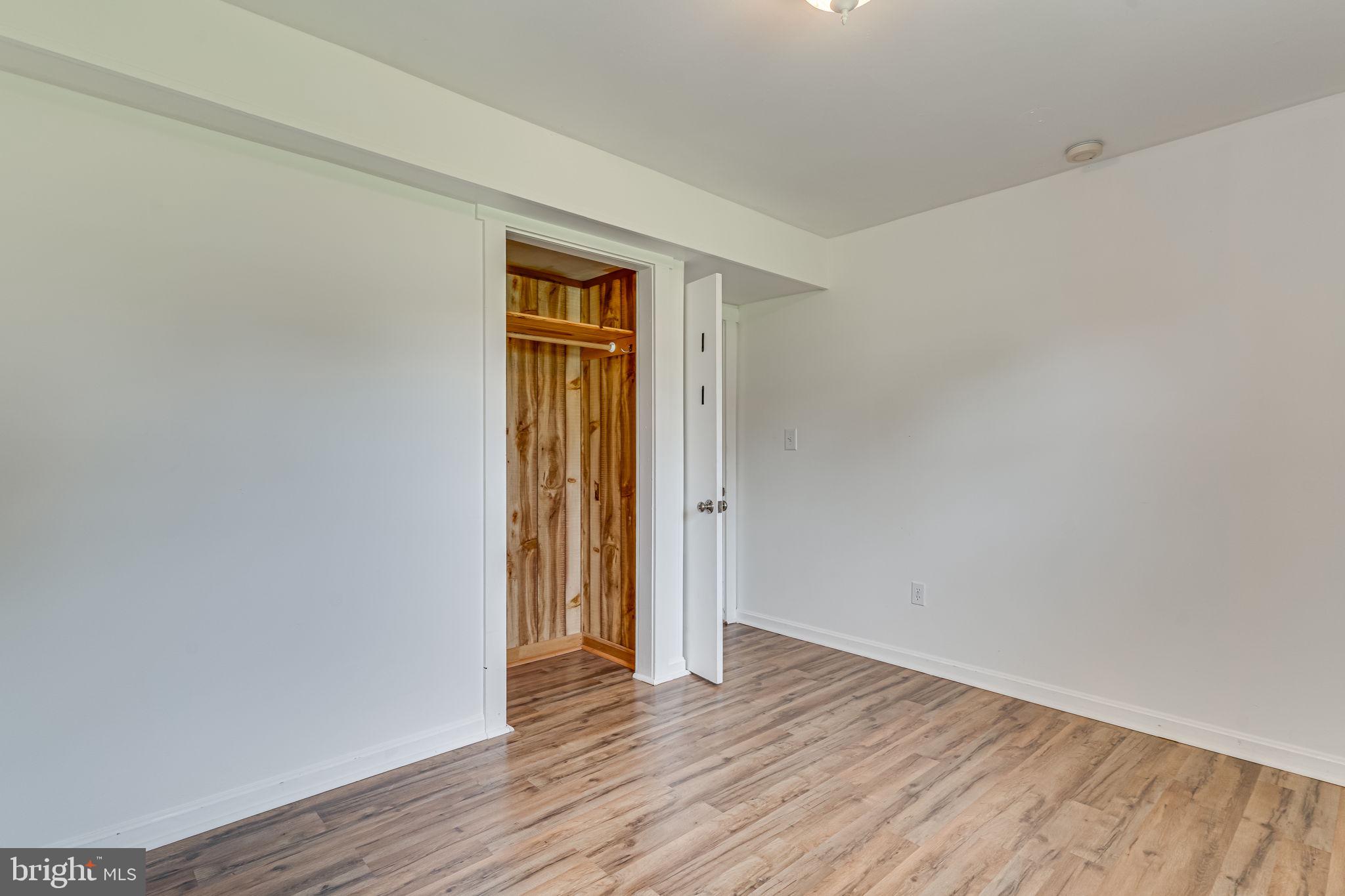 LAUREL RIDGE - Residential Lease