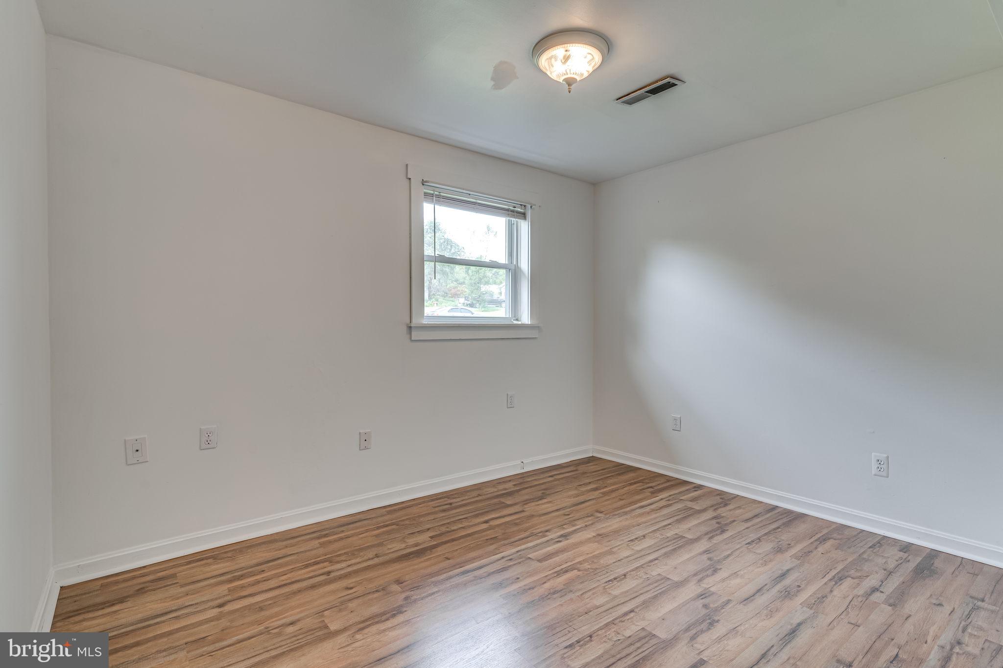 LAUREL RIDGE - Residential Lease