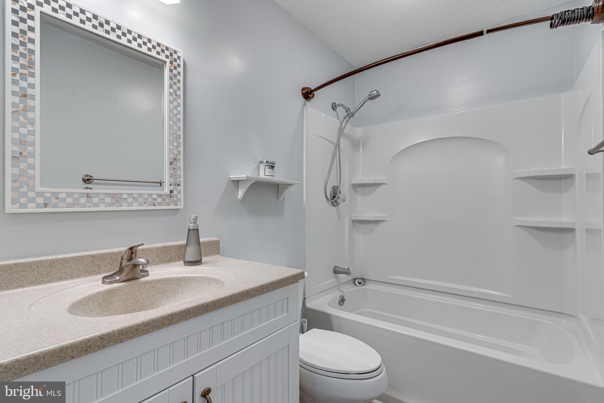 LAUREL RIDGE - Residential Lease