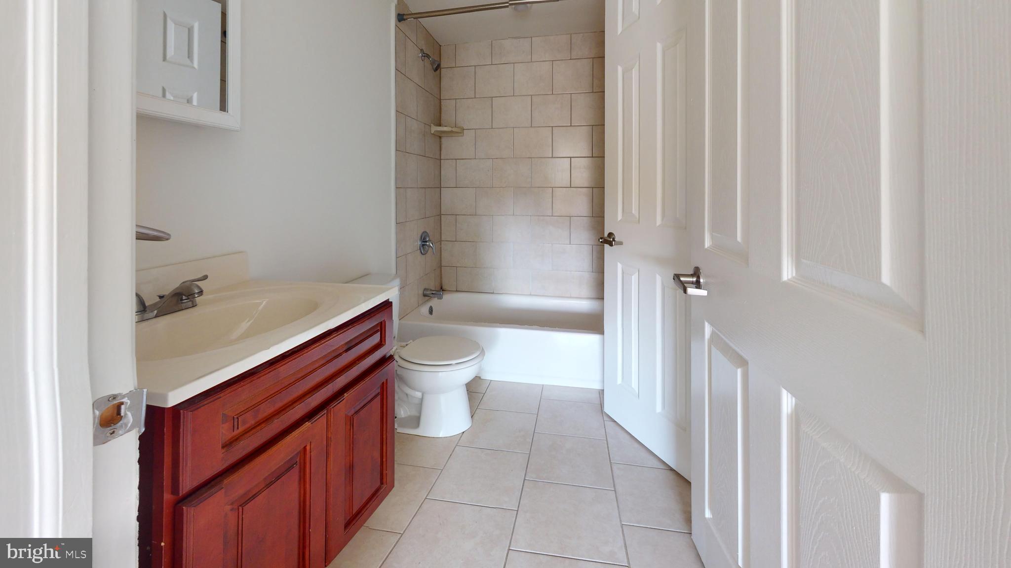 FRANKFORD - Residential Lease