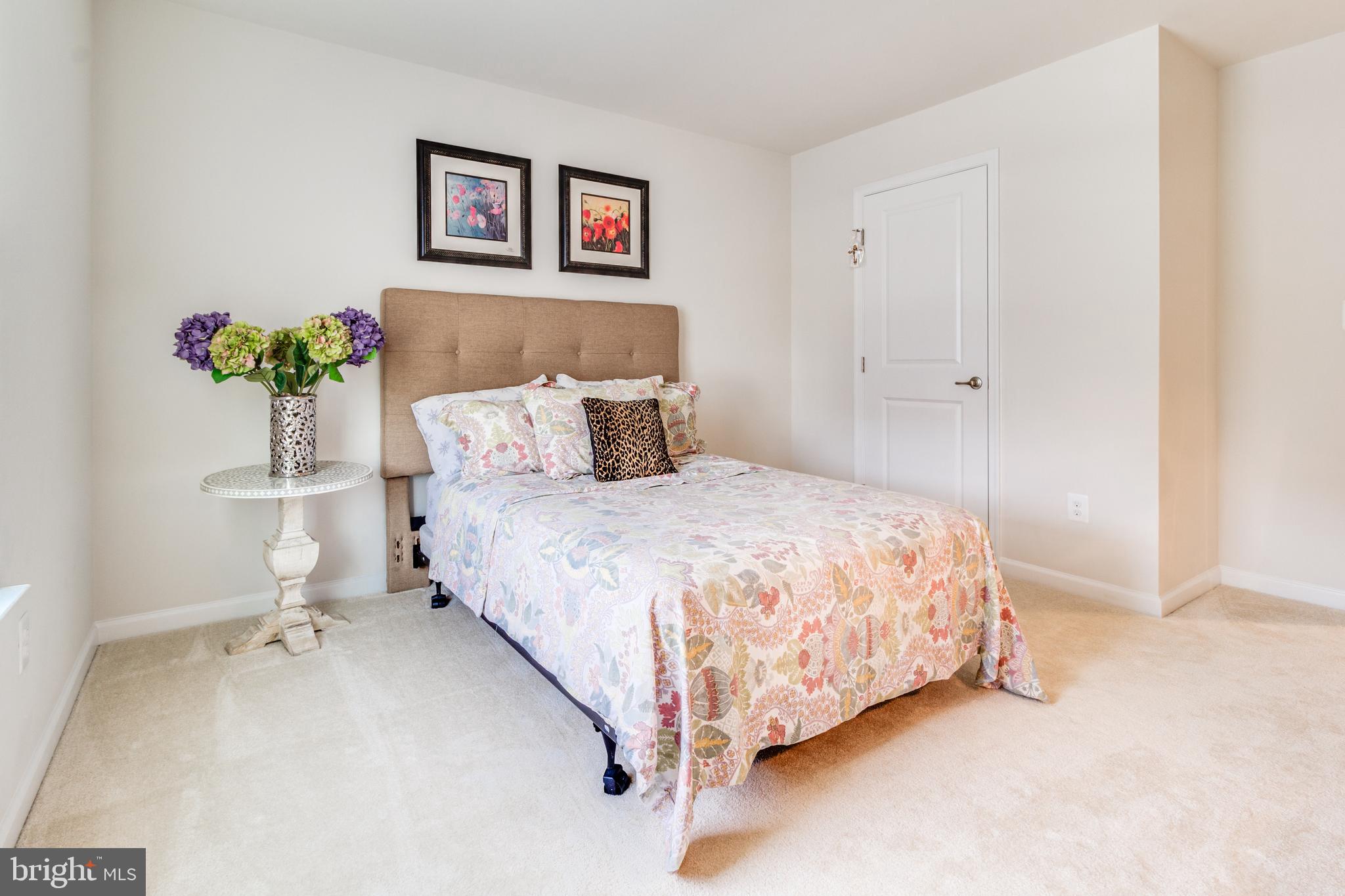 SEVEN HILLS - Residential