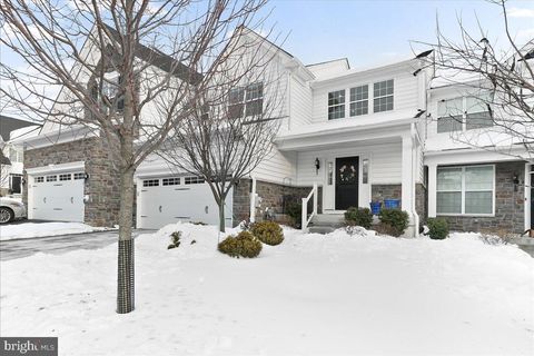 Townhouse For Sale - 3718 Parris Boulevard<br/> NEWTOWN SQUARE, PA 19073