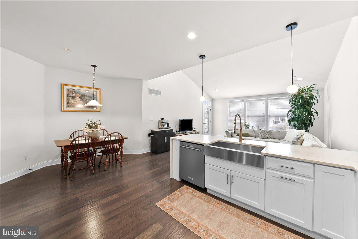 ENCLAVE AT ELLIS PRE - Residential