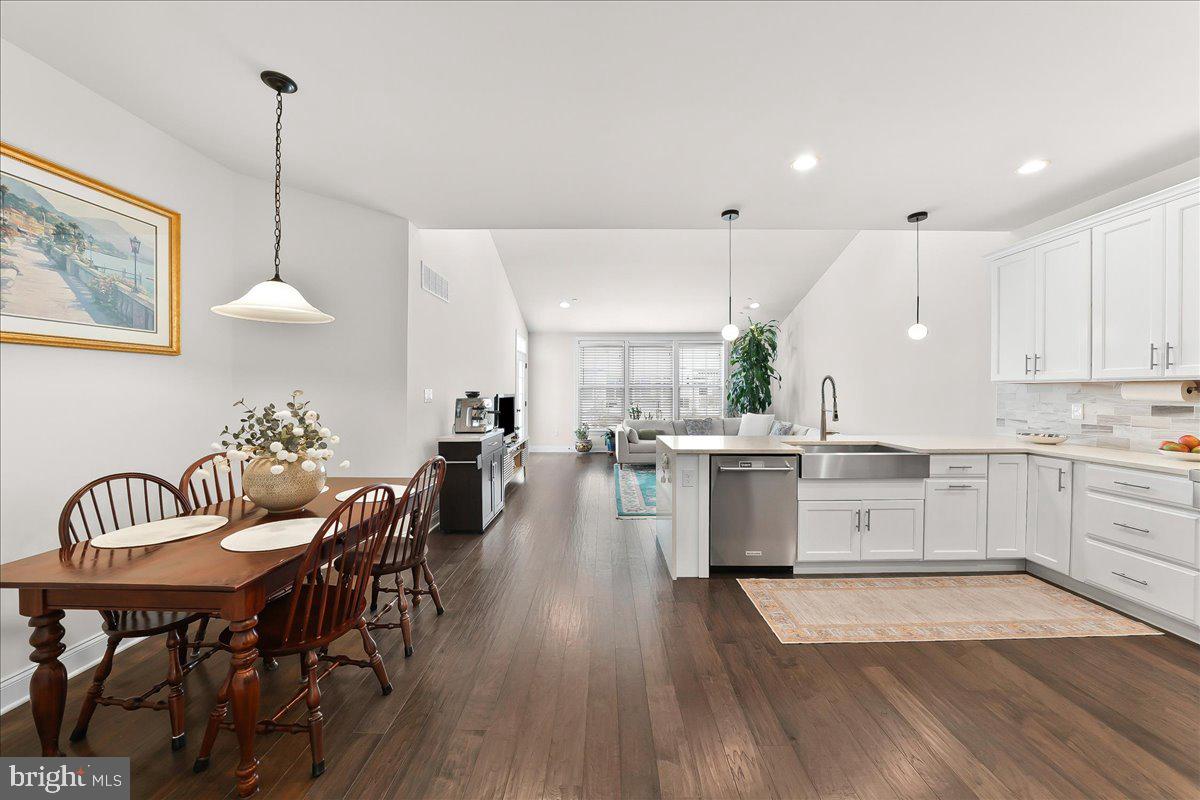 ENCLAVE AT ELLIS PRE - Residential