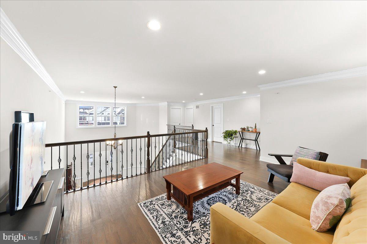 ENCLAVE AT ELLIS PRE - Residential