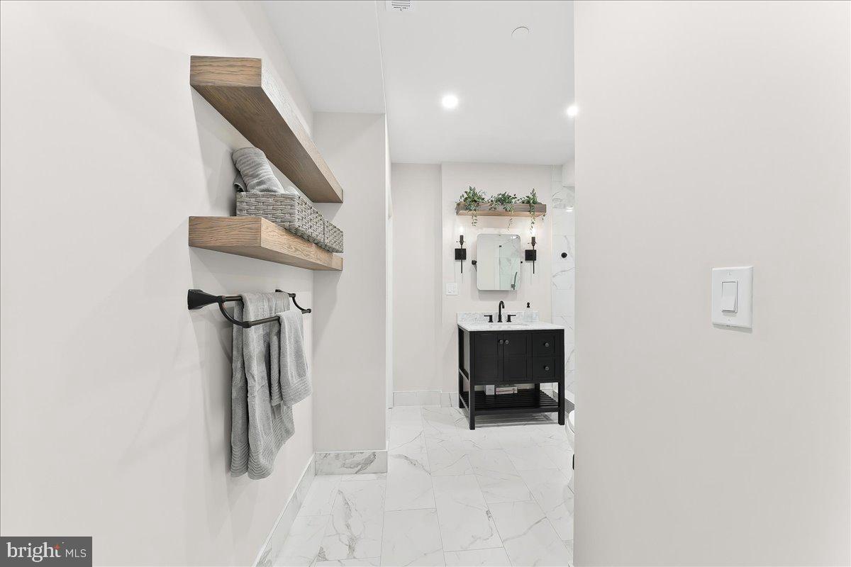 ENCLAVE AT ELLIS PRE - Residential