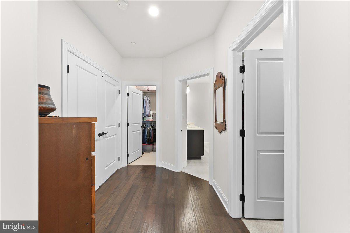 ENCLAVE AT ELLIS PRE - Residential