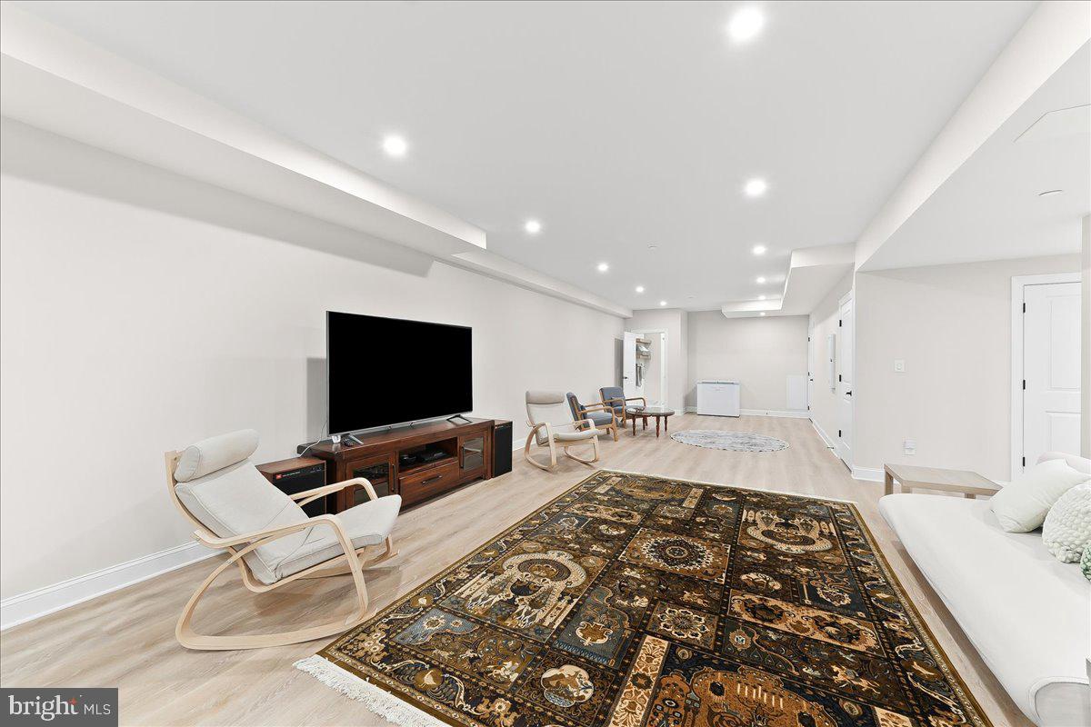 ENCLAVE AT ELLIS PRE - Residential