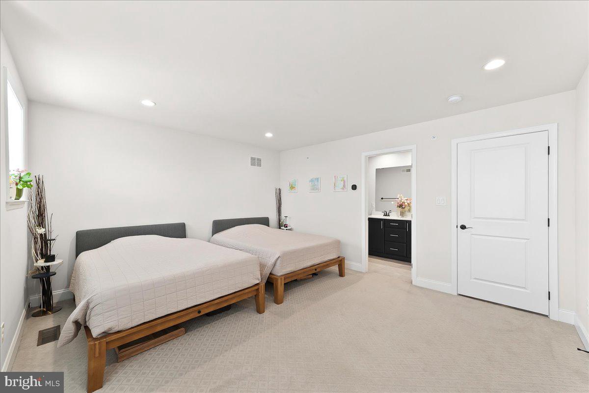 ENCLAVE AT ELLIS PRE - Residential