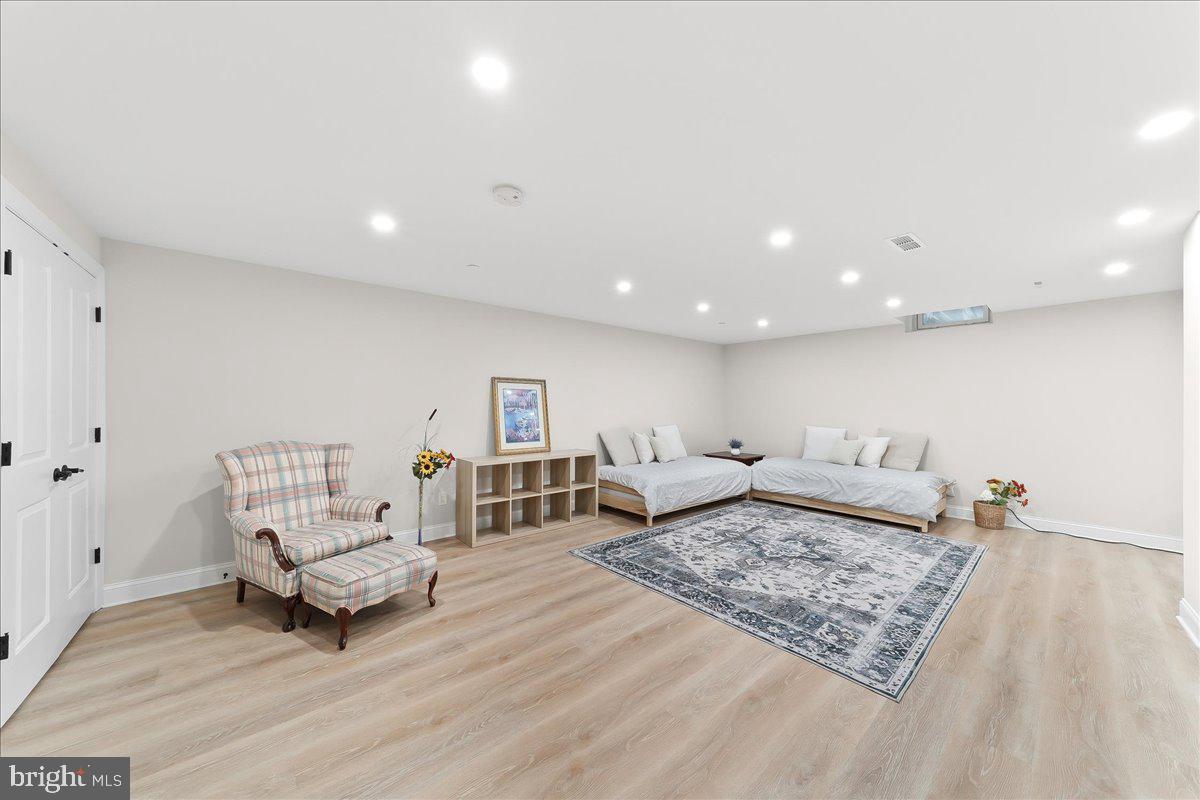 ENCLAVE AT ELLIS PRE - Residential