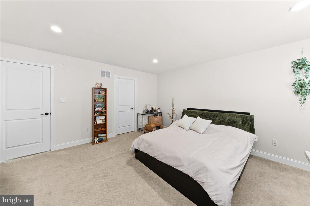 ENCLAVE AT ELLIS PRE - Residential